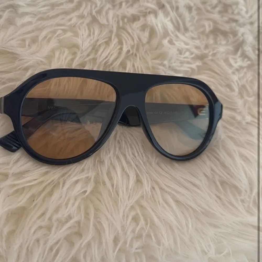 Brown sunglasses - Picture 3 of 3